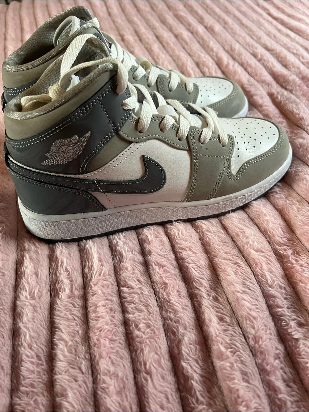 Jordan 1 Mid-Top Sneakers in Light Gray and White